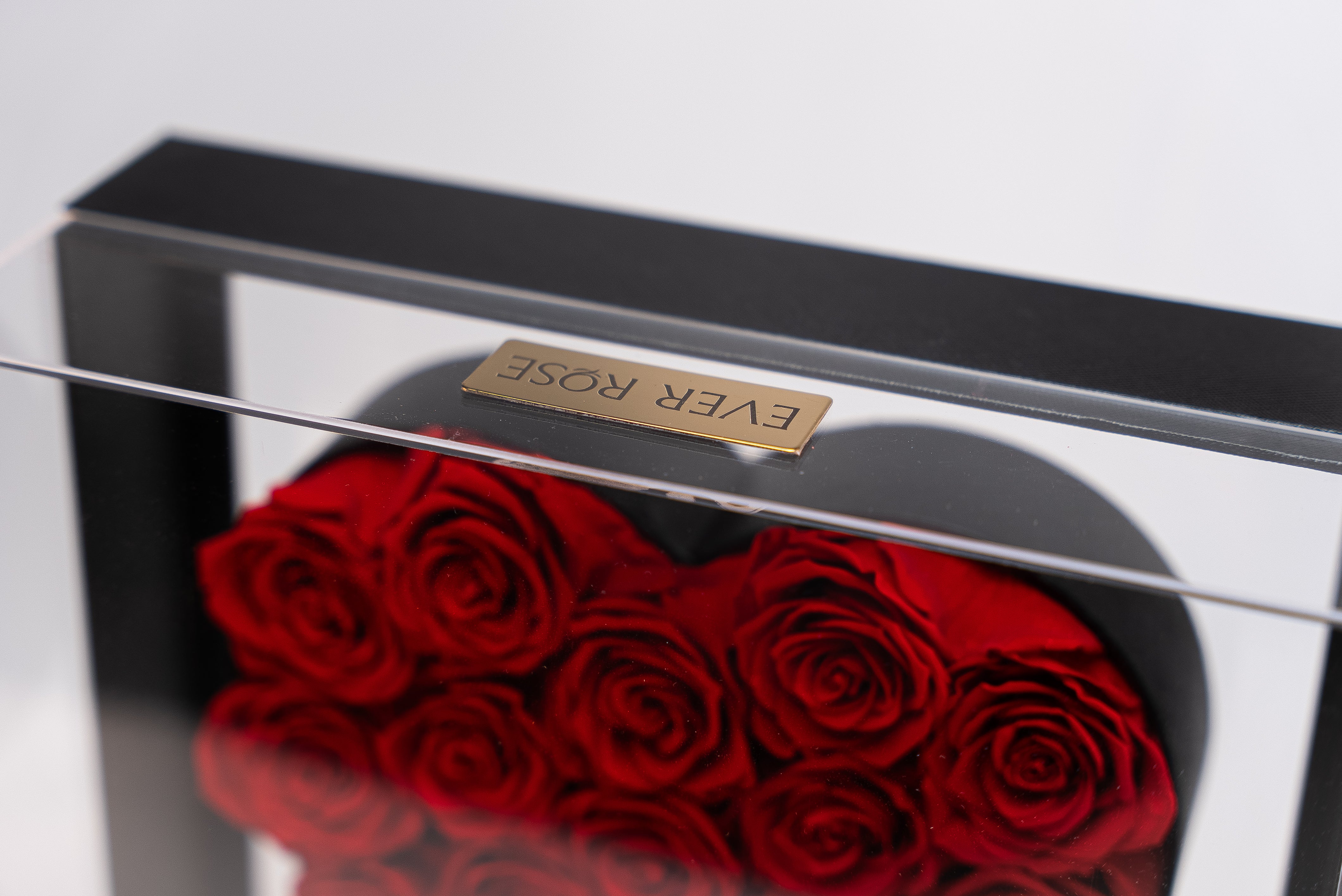 Caixa Acrílica Coração com Rosas Vermelhas Preservadas | 18 Rosas Eternas