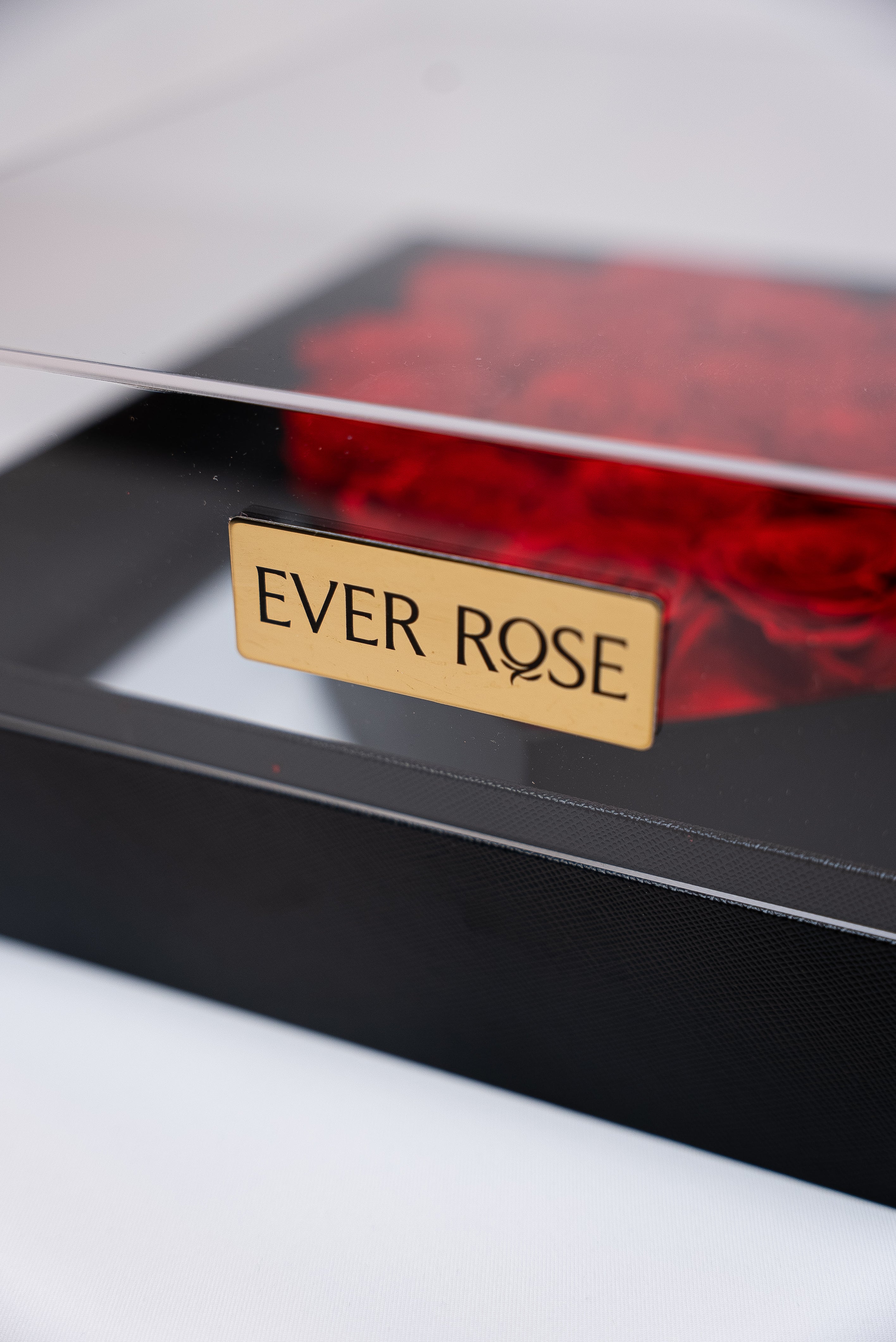 Caixa Acrílica Coração com Rosas Vermelhas Preservadas | 18 Rosas Eternas